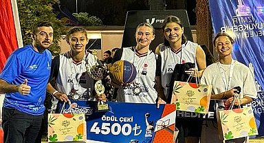 Sokak basketbolu rekabeti dostluk içinde tamamlandı İzmir Cup'a 93'üncü İEF'te muhteşem final