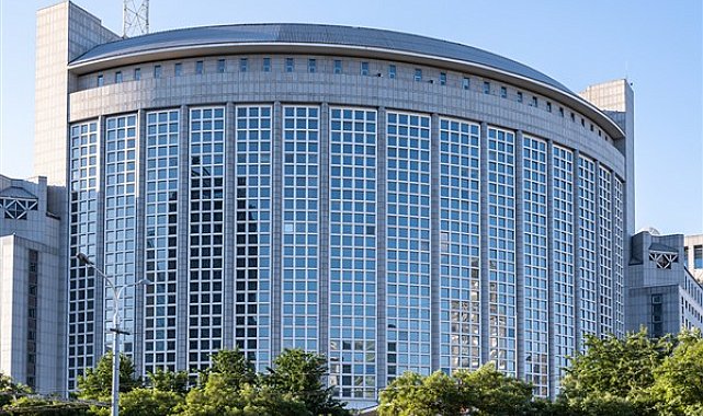 Taiwan Boğazı'ndan geçen Alman savaş gemilerine Çin'den tepki