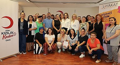 Türk Kızılay İzmir Kadın ve LİYAKAT Derneği el ele büyümeye devam ediyor