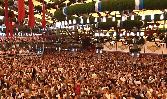Ünlü bira festivali Októberfest kapılarını açtı