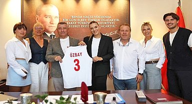 Voleybolun yıldızı Güzelbahçe'de antrenman yapacak