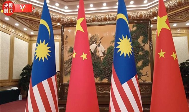 Xi Jinping, Malezya Kralı’yla bir araya geldi