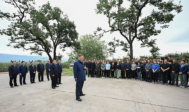 Xi, Sha'anxi ve Guansu'da incelemelerde bulundu