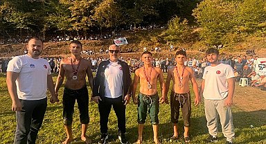 Yiğitlerin sırtı yere gelmedi.