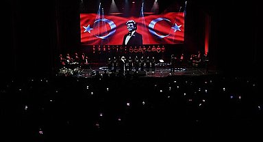 Zeki Müren, masal tadında bir gece ile anıldı