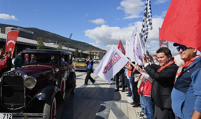 12. Klasik Otomobil Turu, Osmangazi Meydanı’ndan start aldı