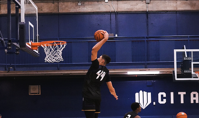 ABD’de futboldan basketbola uzanan bir başarı hikayesi