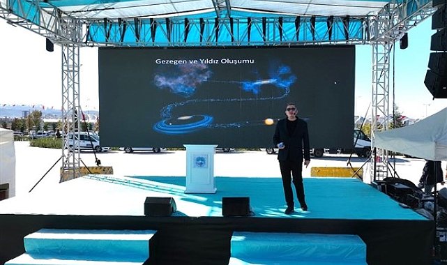 Astrofizikçi Dr. Umut Yıldız, Kayseri 6. Bilim Şenliği'ne konuk oldu