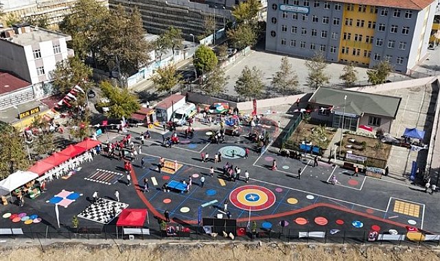 Avcılar'da Sokaklar Dönüşüyor Projesiyle mahalleler oyun alanına dönüştürülüyor