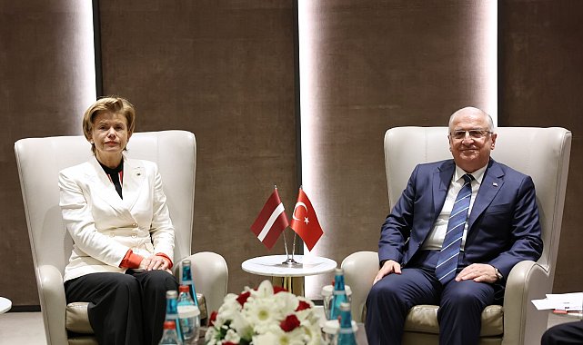 Bakan Güler, SAHA EXPO kapsamında görüşmeler gerçekleştirdi