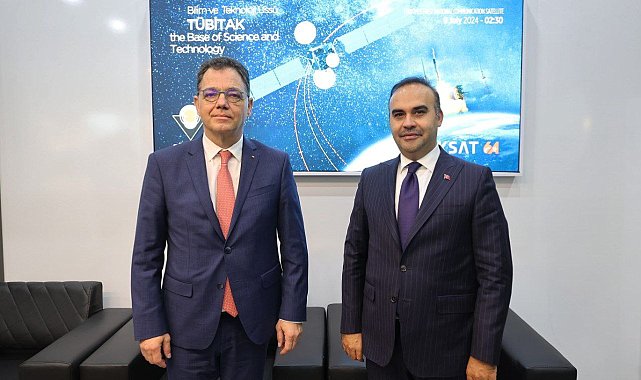 Bakan Kacır, SAHA EXPO'da görüşmeler gerçekleştirdi