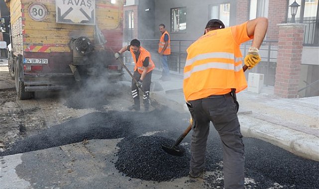 Bakırköy Belediye ekipleri, mahallelerde asfaltlama çalışmaları yaptı