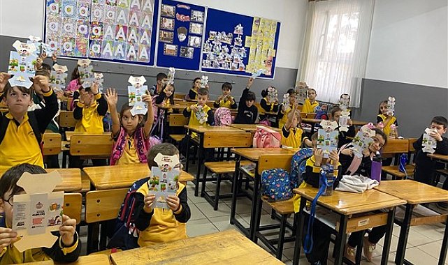 Başkan Aydın'dan 6 bin öğrenciye kumbara hediyesi