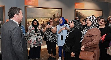 Başkan Aydın, Fetih Müzesi'ni gezen Osmangazili kadınlar ile bir araya geldi