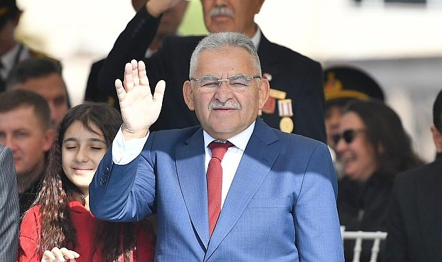 Başkan Büyükkılıç, Cumhuriyet Bayramı kutlamalarına katıldı