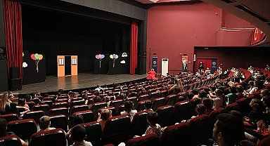 Başkan Çerçioğlu Çocukları Tiyatro ile Buluşturdu