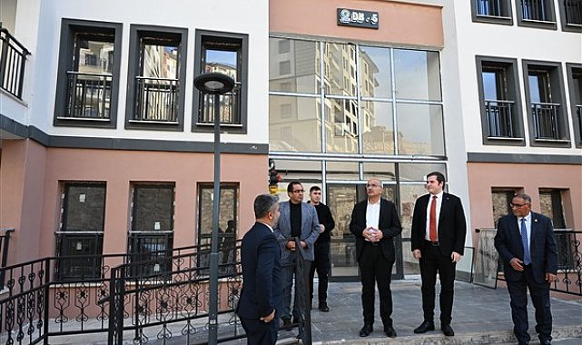 Başkan Er, yapımı devam eden köy evlerini inceledi