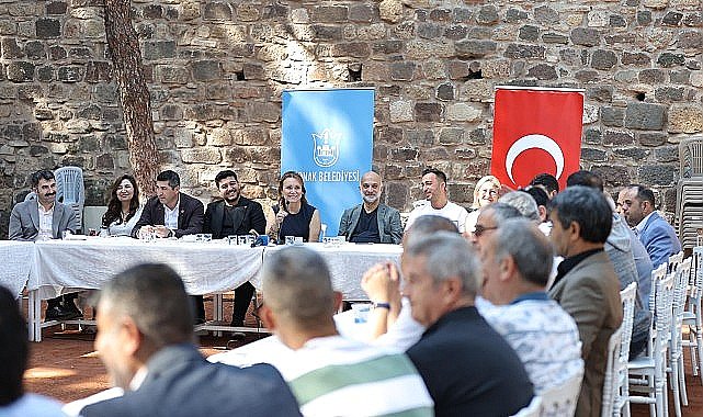 Başkan Mutlu Kadifekale'de muhtarlarla buluştu
