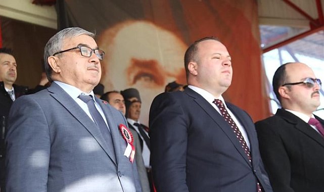 Başkan Özaşkın, Cumhuriyet Bayramı kutlamalarına katıldı