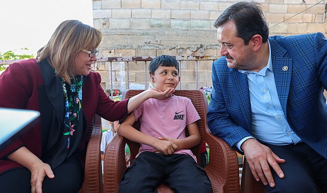 Başkan Şahin, doğuştan kulak yokluğu bulunan Sabri'yi ziyaret etti