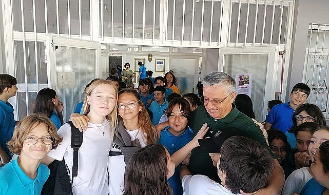 Başkan Topaloğlu öğrencilerle voleybol oynadı