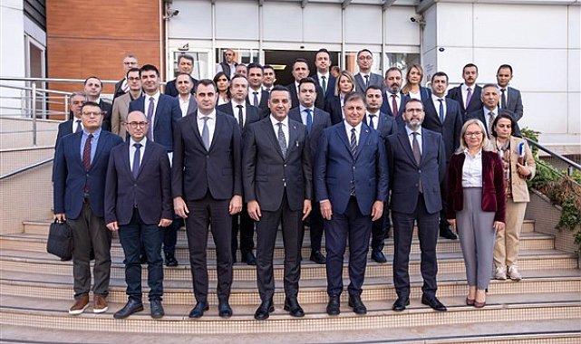 Başkan Tugay: İlçe ve büyükşehir arasında tam bir uyumun olduğu bir dönem olsun istiyoruz