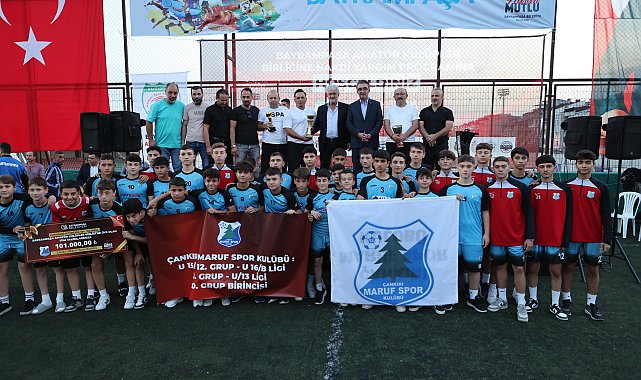 Bayrampaşa Belediyesi’nden spor kulüplerine destek