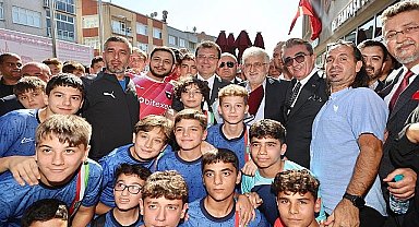 Bayrampaşa'da 4 sosyal tesis ile 2 kreş İmamoğlu'nun katıldığı törenle hizmete açıldı