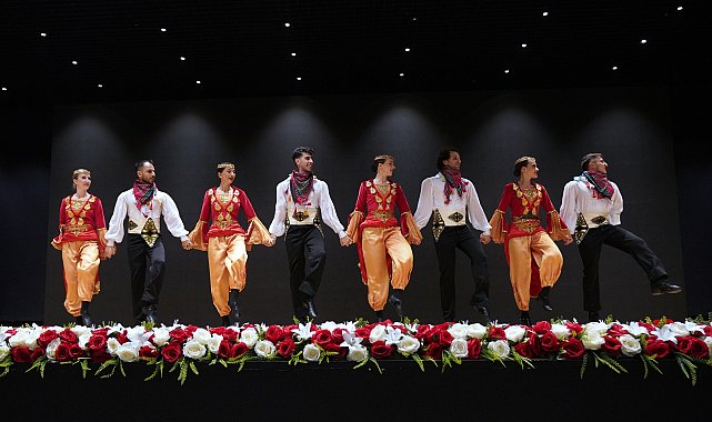 Beylikdüzü'nde Cumhuriyet Resepsiyonu düzenledi