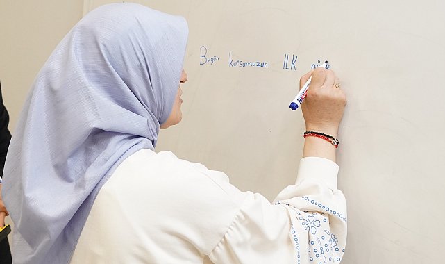 Beylikdüzü'nde okuma yazma kursunun yeni dönemi başladı