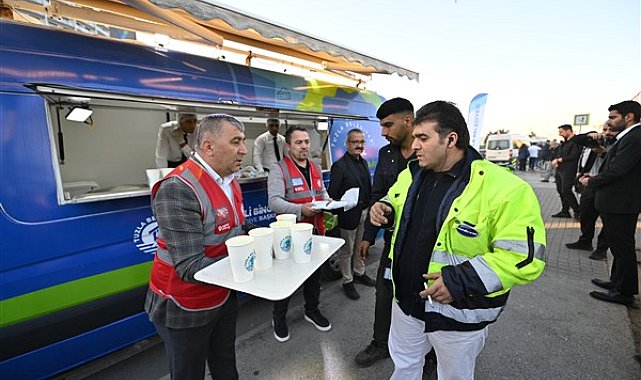 Bingöl’den işe giden vatandaşlara çorba ve simit ikramı