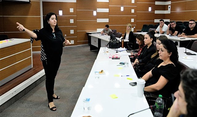 Bornova’da çalışanlara Toplumsal Cinsiyet Eşitliği Semineri