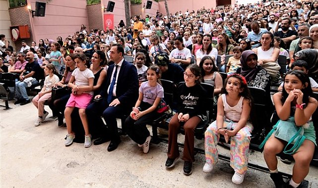 Bornova’da Çocuk Hakları Günü’ne özel kutlama