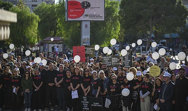 Bornova’da İstanbul Sözleşmesi için yürüyüş yapıldı