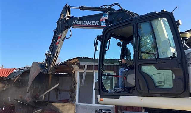 Büyükçekmece Baraj Havzası sınırlarındaki 11 kaçak yapıyı kaldırdı