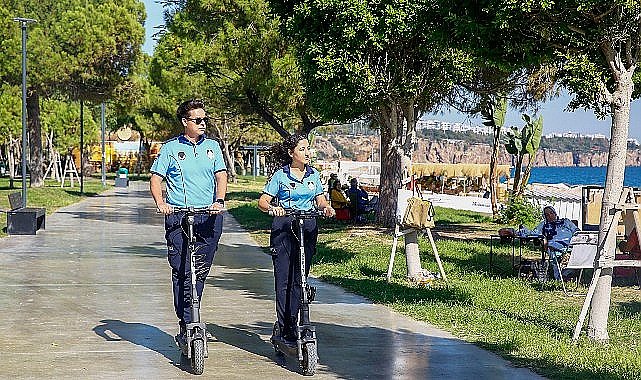 Büyükşehir Zabıtası Konyaaltı'nda 4 bin 360 olaya müdahale etti