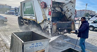 Büyükyoncalı'da çöp konteynerleri dezenfekte edildi