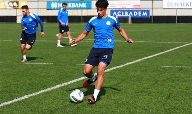 Çaykur Rizespor'da altyapı sporcuları idmanlara çıktı