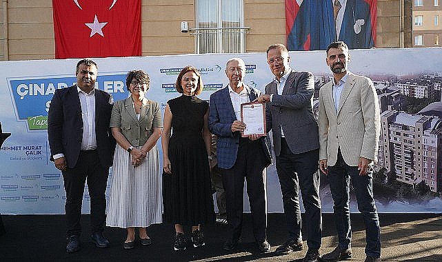Çınar Evler Sakinlerinin Tapu Sevinci
