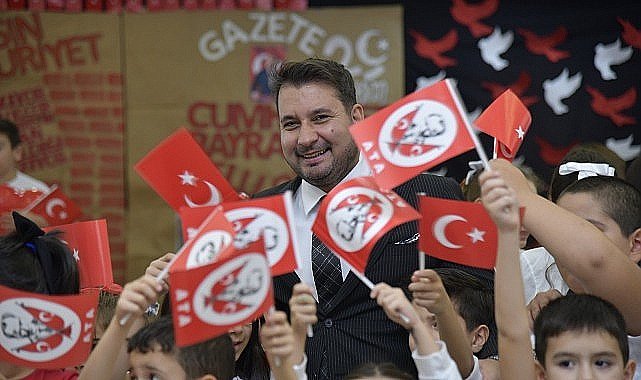 Cumhuriyet'in 101'inci yaşı törenle kutlandı.