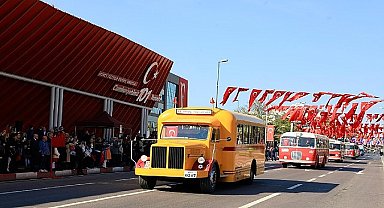 Cumhuriyetin 100. Yılına Tanık İETT Otobüslerinden Nostaljik Geçit