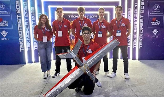 Darüşşafakalı öğrenciler, TEKNOFEST’te Türkiye 1.si oldu