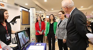 DEÜ'de Hemşirelik Temel Bakımı Kongresi: Bakım Hizmetleri ve Teknolojik Yenilikler Masaya Yatırıldı