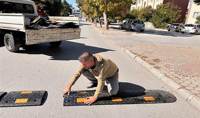Dinar’da trafik güvenliği için kasis çalışmaları başlatıldı
