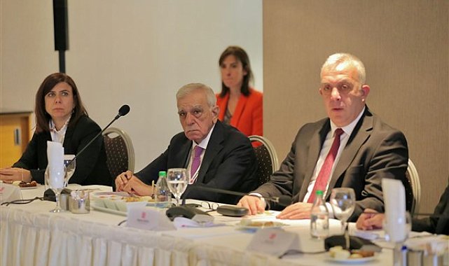Diyarbakır Büyükşehir Belediyesi Eş Başkanı Bucak, TBB encümen toplantısına katıldı