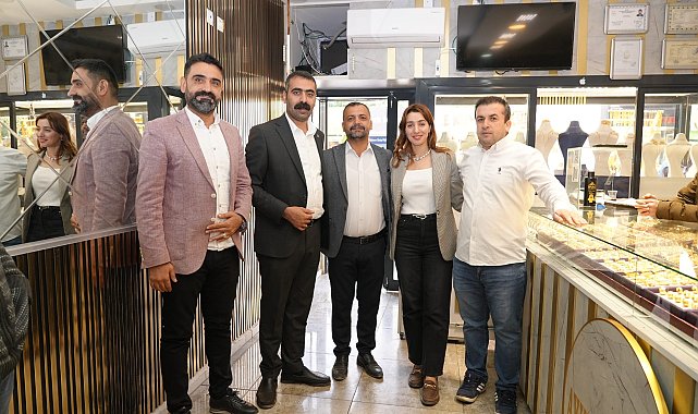 Diyarbakır Büyükşehir Belediyesi Eş Başkanları Bucak ve Hatun, vatandaşlarla buluştu