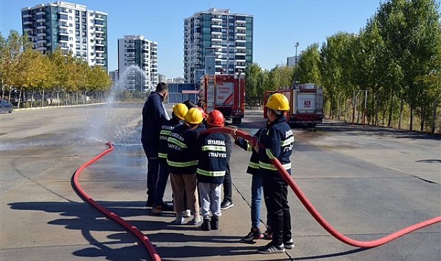 Diyarbakır’da çocuklara itfaiye ve trafik güvenliği eğitimi verildi