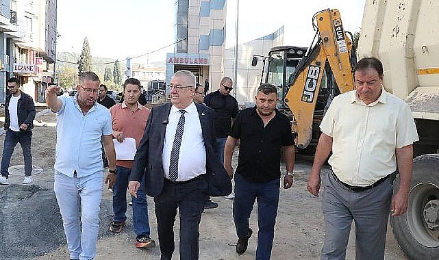 Edremit'te bozulan yolların yüzde 80'ni tamamlandı