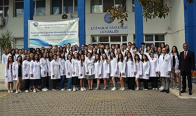 Egeli genç eczacıların beyaz önlük heyecanı