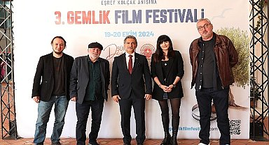 Festivalin açılış konuşmasını Gemlik Belediye Başkanı Şükrü Deviren yaptı.
